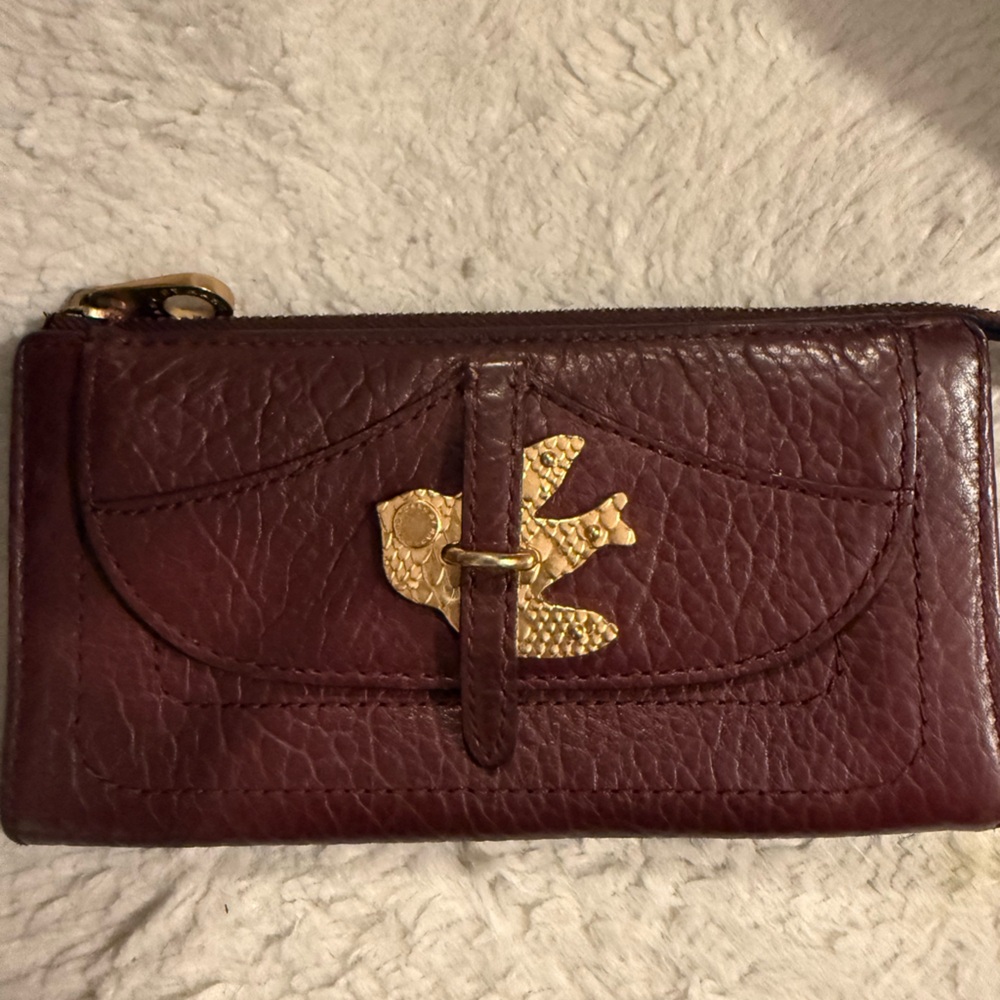 Marc Jacobs -Elegant Burgundy Leather wallwy with Gold Accents